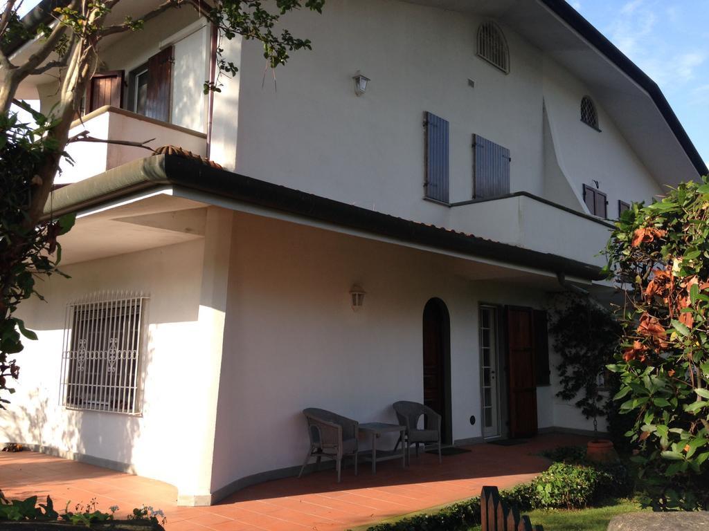 Holiday Home Villetta Cinquale Buitenkant foto