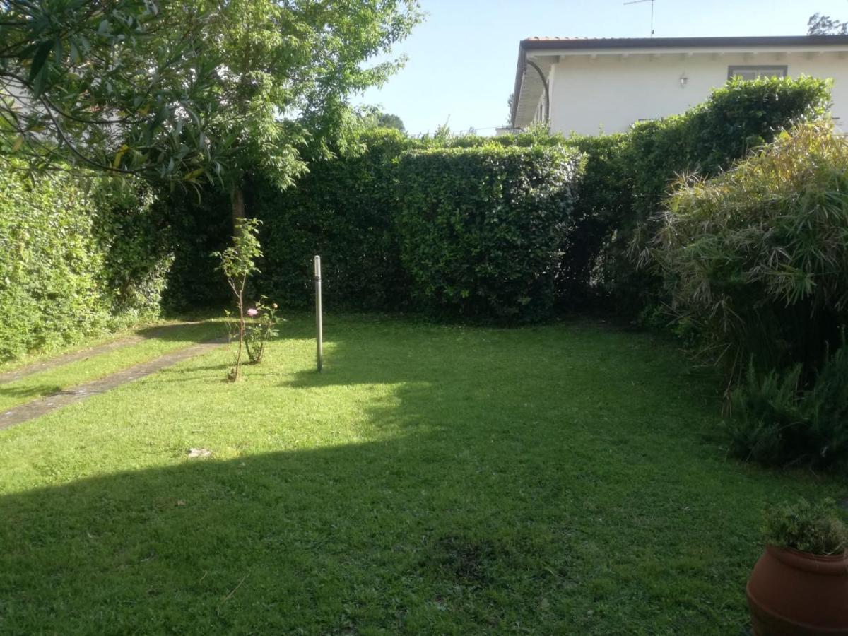 Holiday Home Villetta Cinquale Buitenkant foto