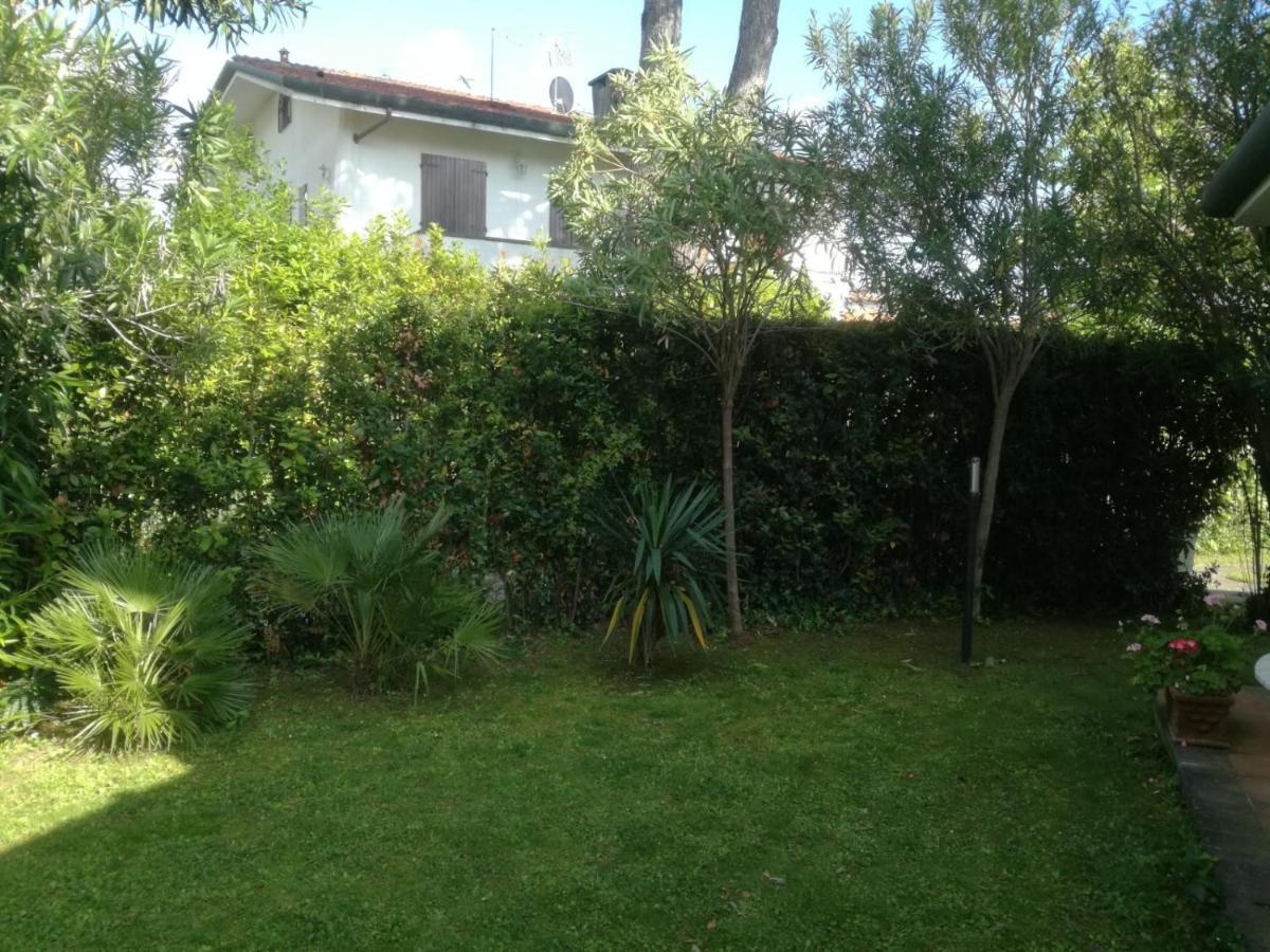 Holiday Home Villetta Cinquale Buitenkant foto